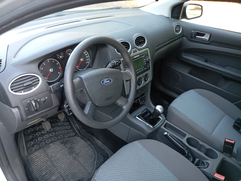 Ford Focus 1.6 i , снимка 15 - Автомобили и джипове - 48851954