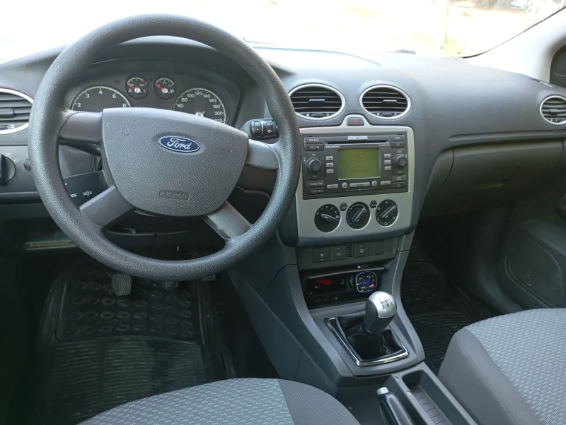 Ford Focus 1.6 i , снимка 16 - Автомобили и джипове - 48851954