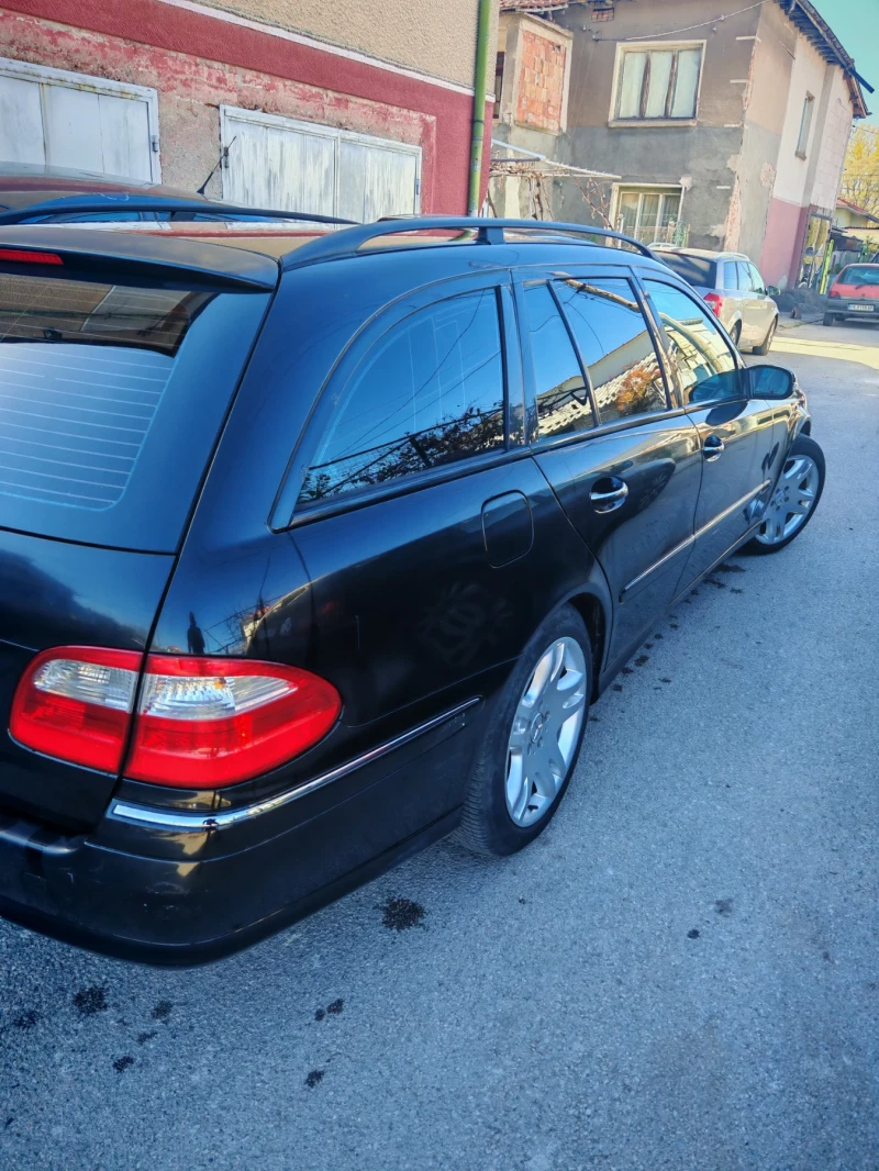 Mercedes-Benz E 270 Комби, снимка 8 - Автомобили и джипове - 52263647
