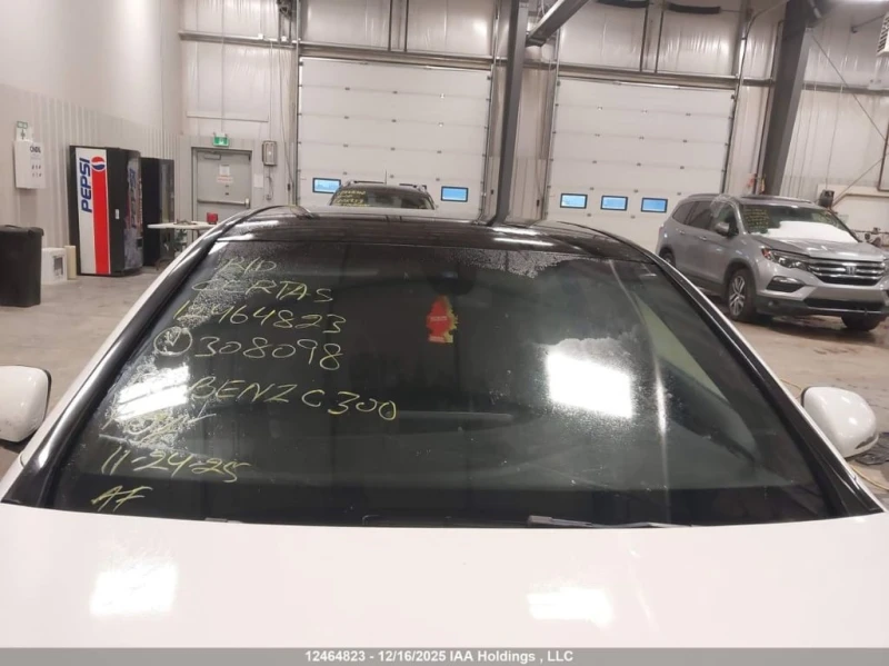 Mercedes-Benz C 300 * 4MATIC * CARFAX * БЕЗ ПЪРВОНАЧАЛНА ВНОСКА, снимка 17 - Автомобили и джипове - 52921355