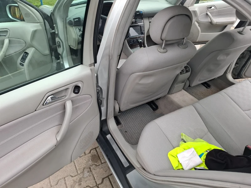 Mercedes-Benz 220, снимка 6 - Автомобили и джипове - 53569608