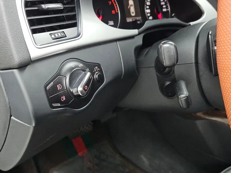Audi A4 2.0 TFSI Quattro, снимка 15 - Автомобили и джипове - 54550850