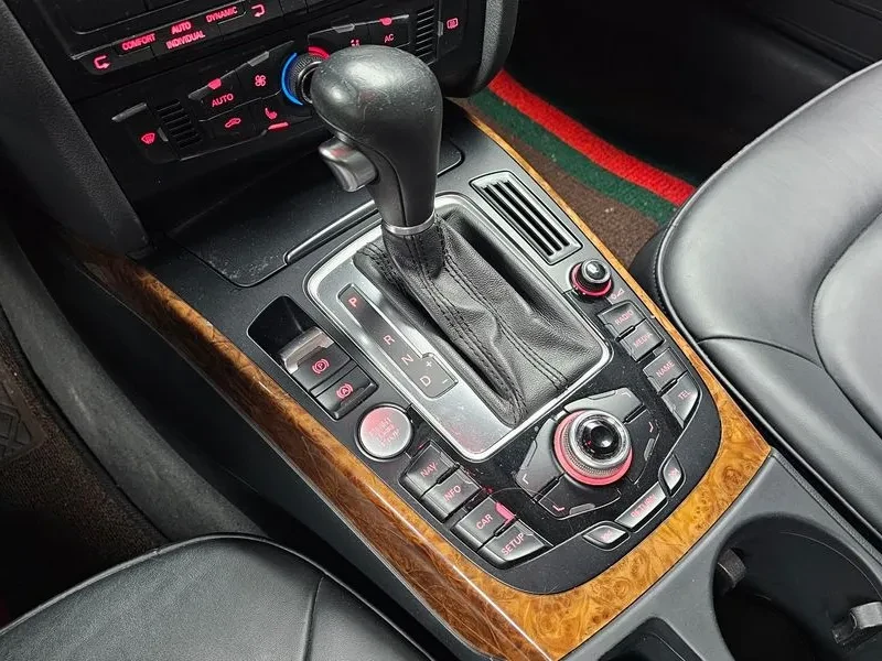 Audi A4 2.0 TFSI Quattro, снимка 9 - Автомобили и джипове - 54550850
