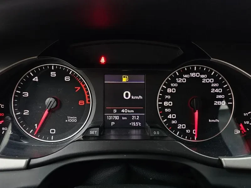 Audi A4 2.0 TFSI Quattro, снимка 8 - Автомобили и джипове - 54550850