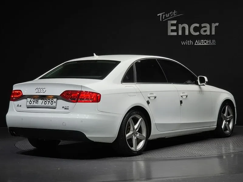 Audi A4 2.0 TFSI Quattro, снимка 2 - Автомобили и джипове - 54550850