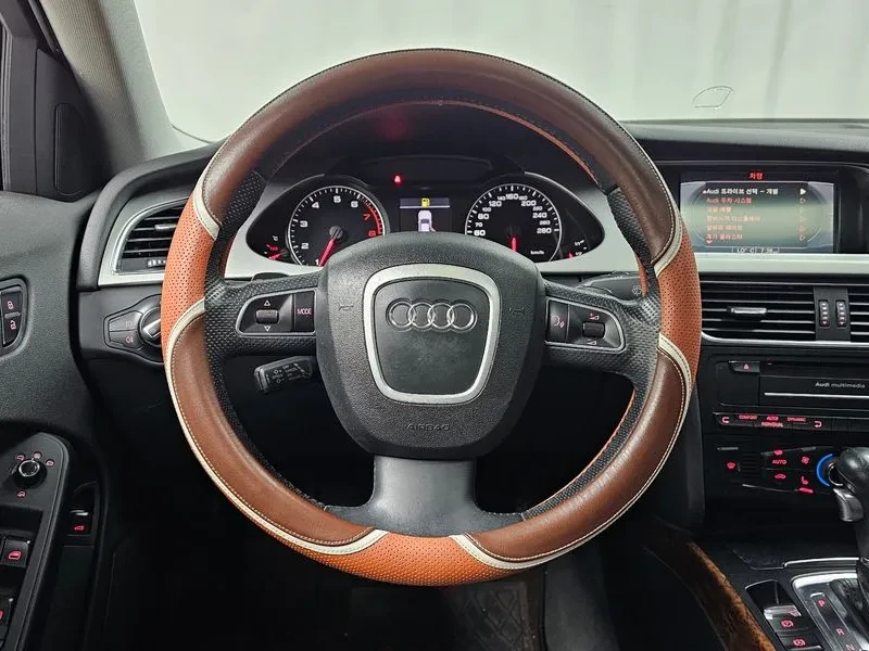 Audi A4 2.0 TFSI Quattro, снимка 13 - Автомобили и джипове - 54550850