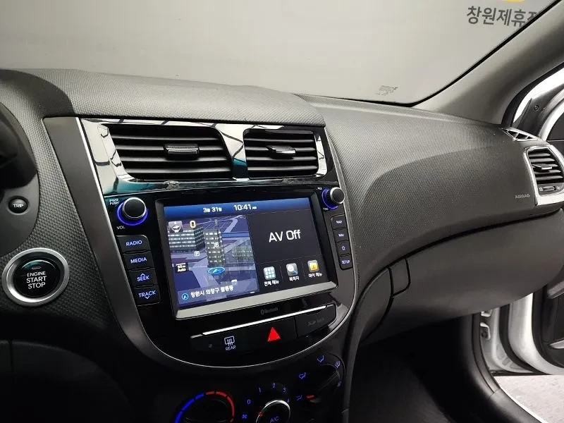 Hyundai Accent (New Model) 1.4 Vvt Modern, снимка 7 - Автомобили и джипове - 54937646