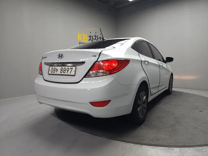 Hyundai Accent (New Model) 1.4 Vvt Modern, снимка 5 - Автомобили и джипове - 54937646