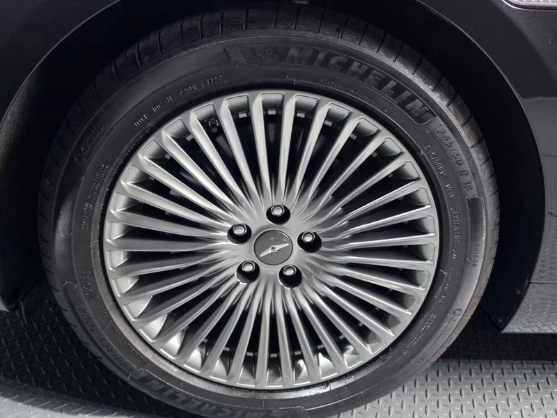 Genesis G90 3.8 Automatic, снимка 4 - Автомобили и джипове - 55606074