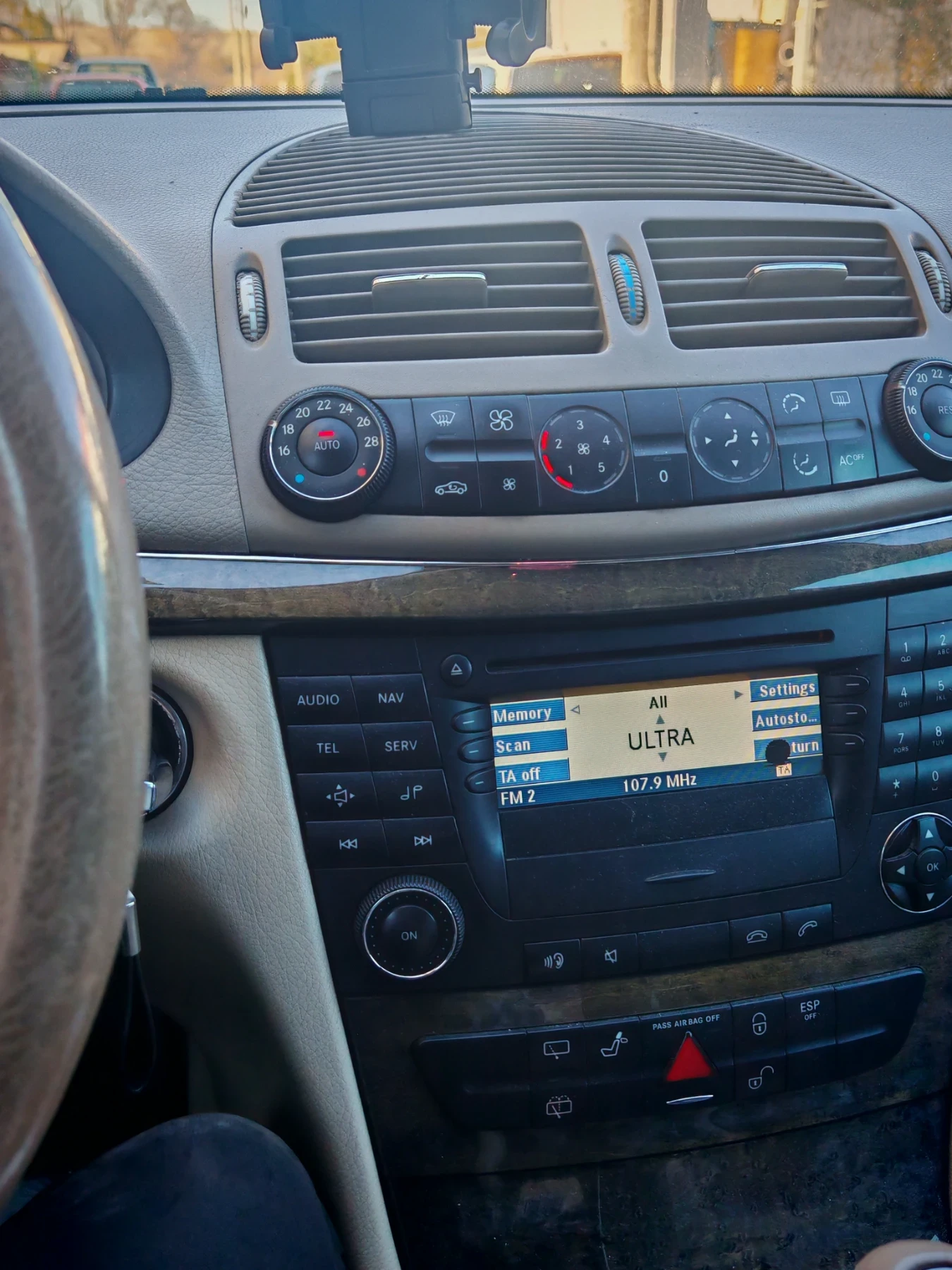 Mercedes-Benz E 270 Комби - изображение 2