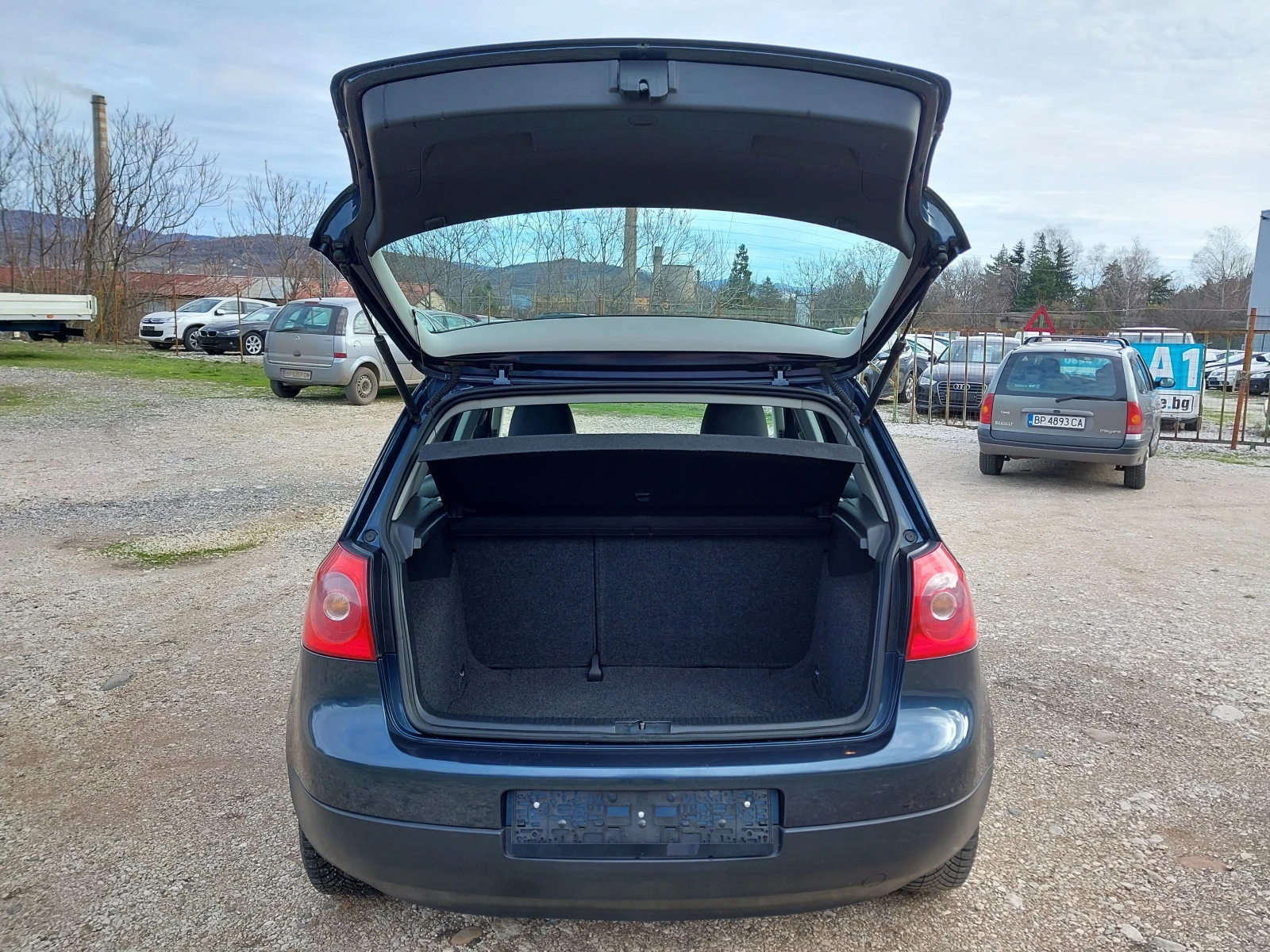 VW Golf 1.4- 80кс. - изображение 8