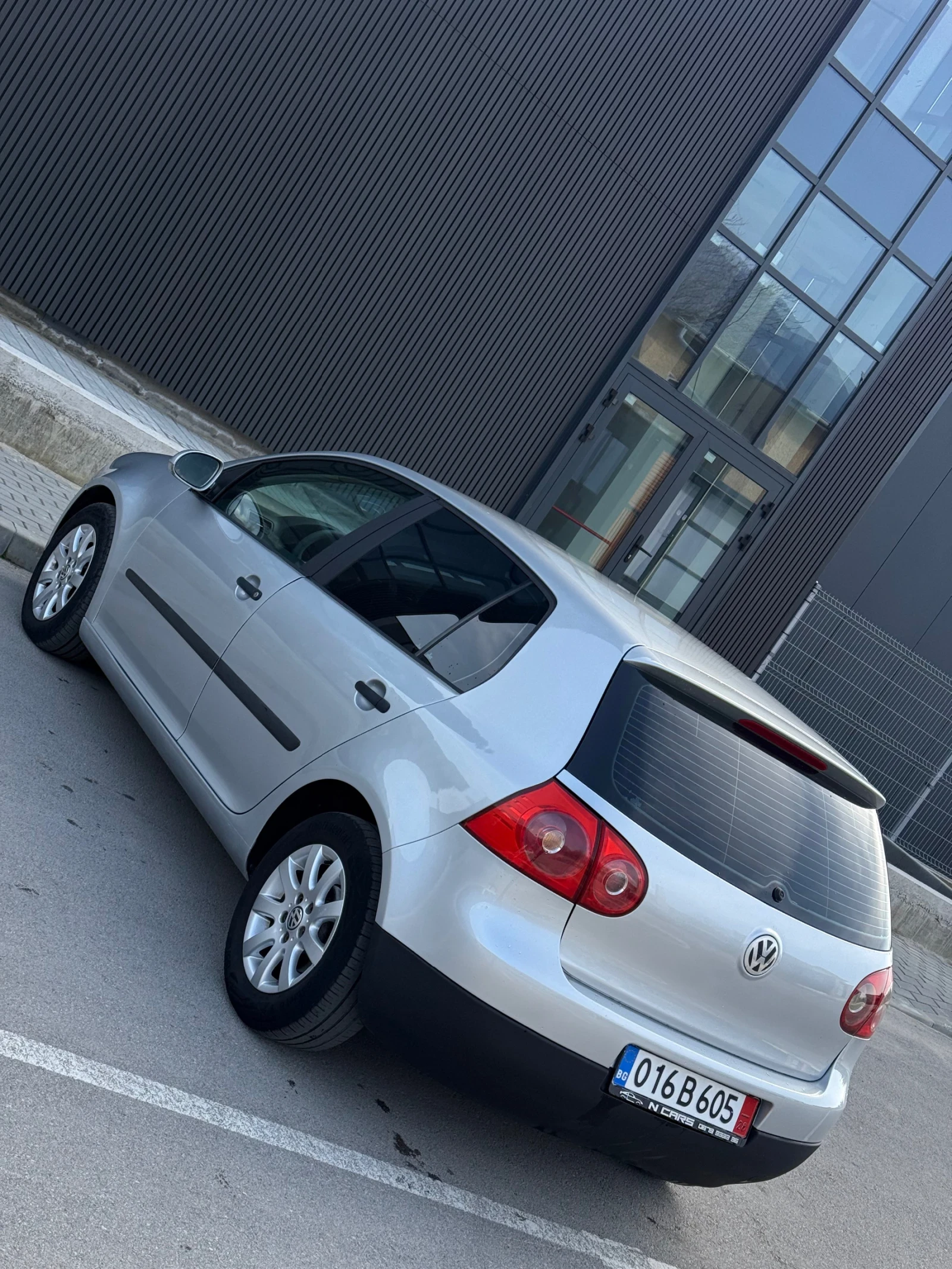 VW Golf 1.9 TDI * Климатроник* * 2005г* , снимка 5 - Автомобили и джипове - 53708634