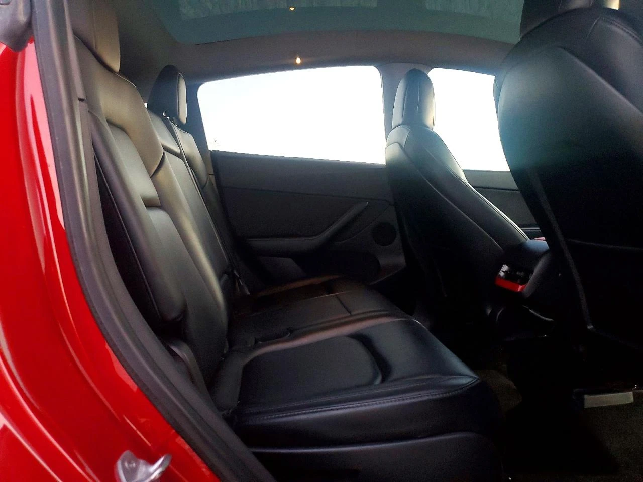 Tesla Model Y, снимка 10 - Автомобили и джипове - 53916563