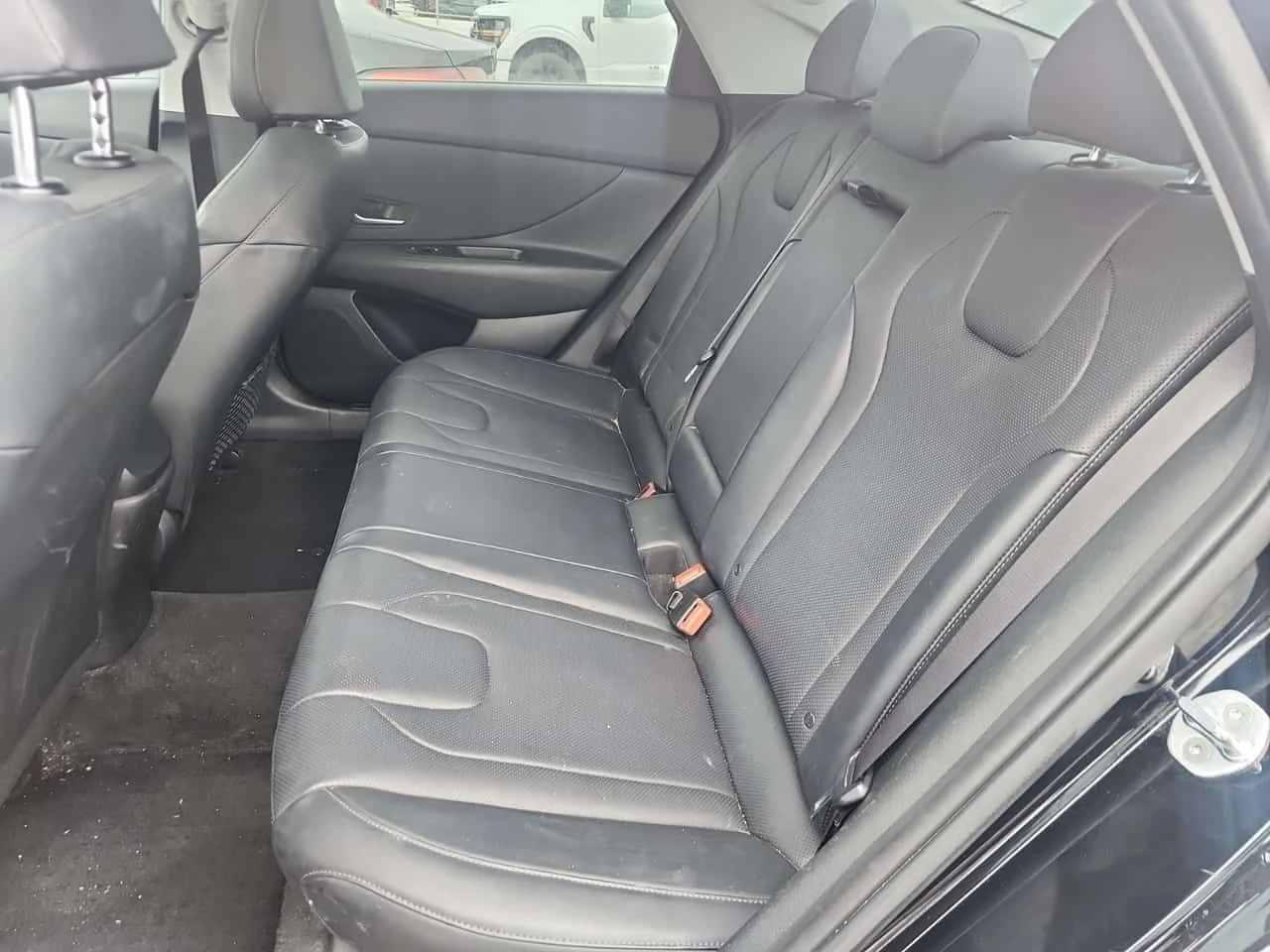 Hyundai Elantra ULTIMATE TECH| PANO | 2 КЛЮЧА| CARFAX| , снимка 11 - Автомобили и джипове - 54088235