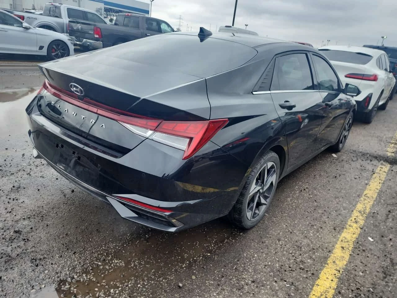 Hyundai Elantra ULTIMATE TECH| PANO | 2 КЛЮЧА| CARFAX| , снимка 3 - Автомобили и джипове - 54088235