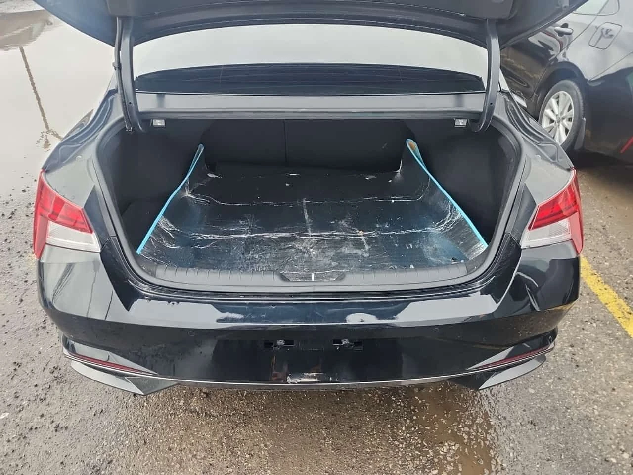 Hyundai Elantra ULTIMATE TECH| PANO | 2 КЛЮЧА| CARFAX| , снимка 13 - Автомобили и джипове - 54088235