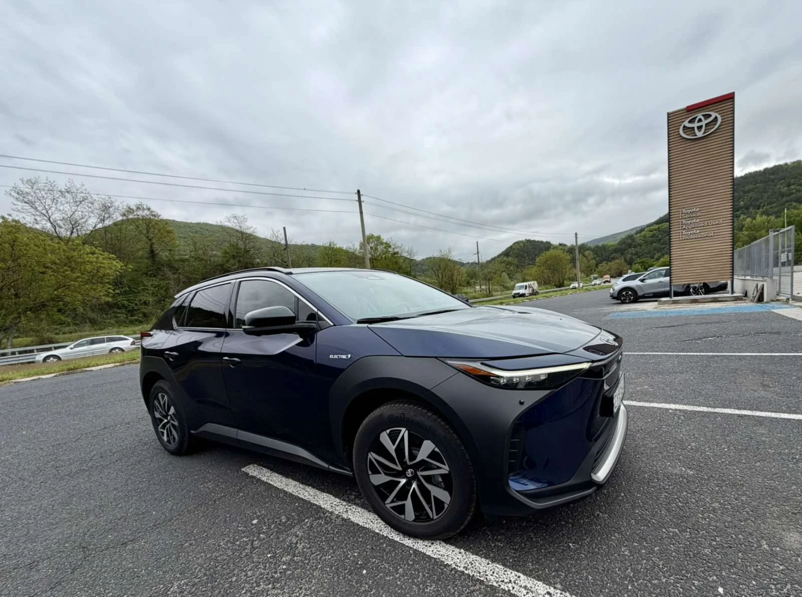 Toyota bZ4X, снимка 9 - Автомобили и джипове - 54271031