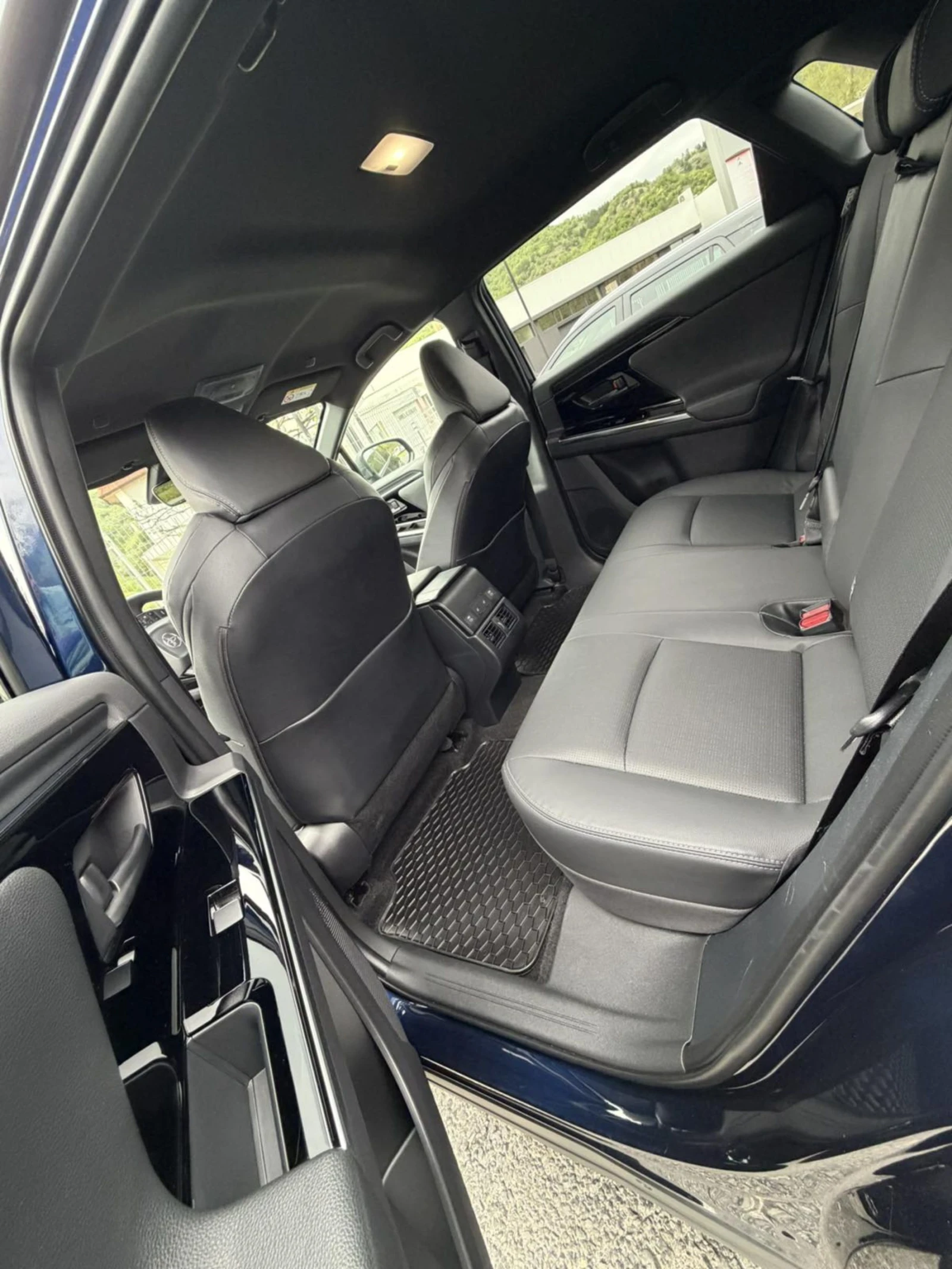 Toyota bZ4X, снимка 7 - Автомобили и джипове - 54271031