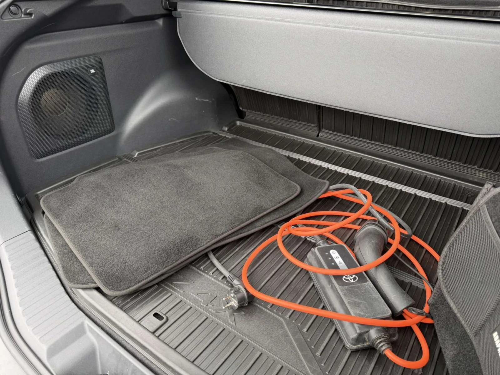 Toyota bZ4X, снимка 5 - Автомобили и джипове - 54271031