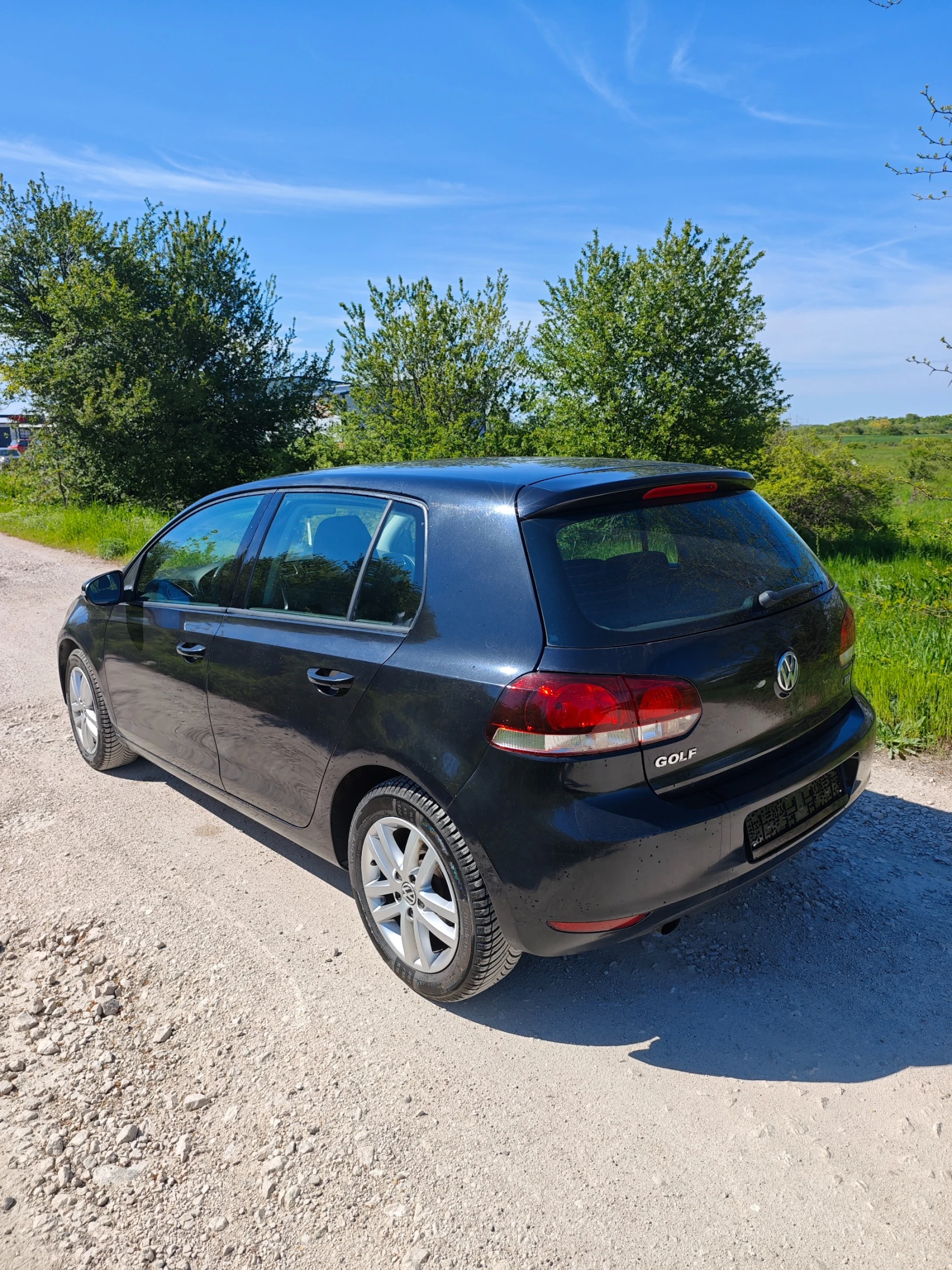 VW Golf 1.6ТДИ 105 КС, снимка 8 - Автомобили и джипове - 54368914