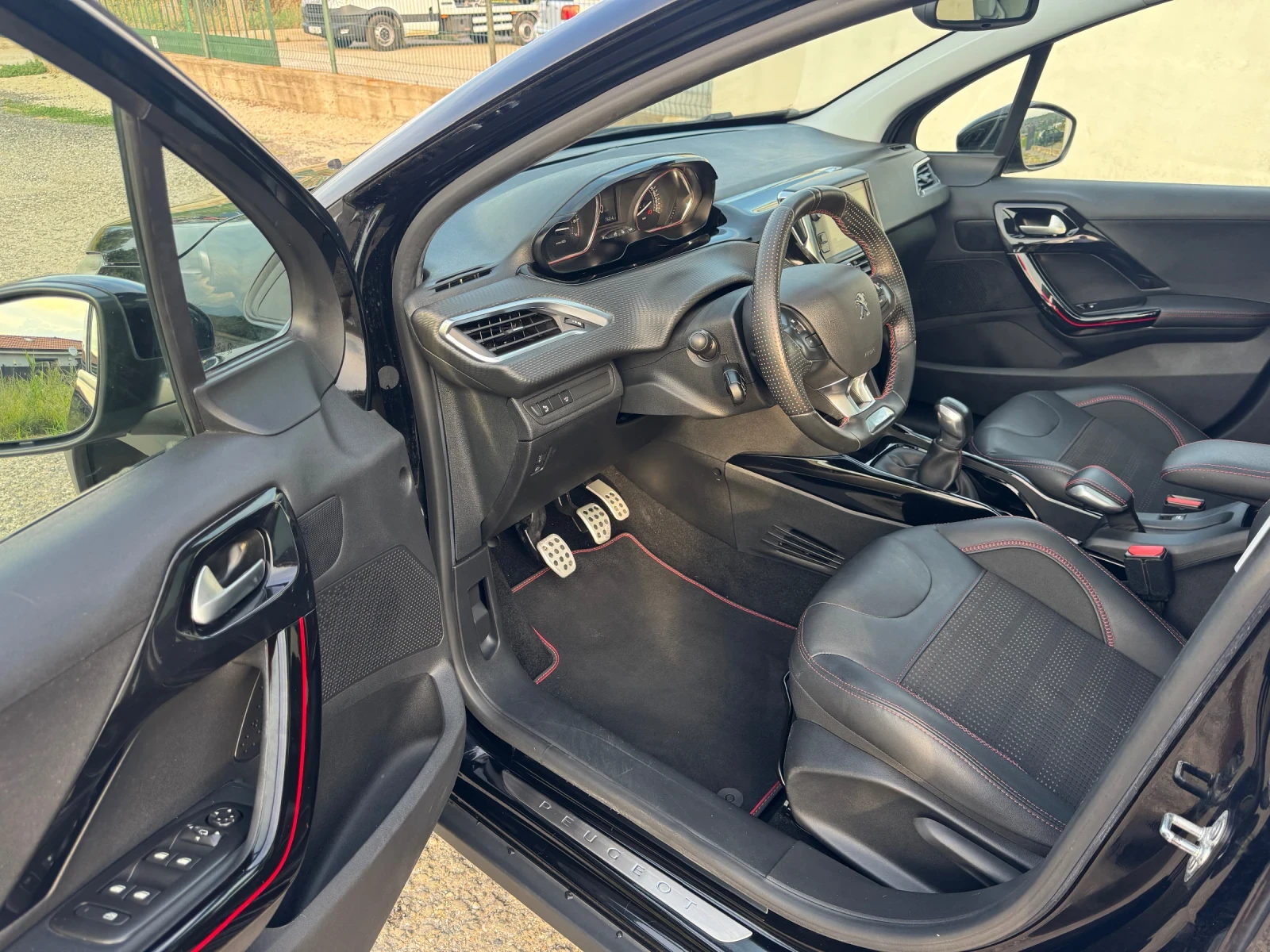 Peugeot 2008 1.2T * GT LINE* PANORAMA* SERVICE*  | Mobile.bg � ����������� 9