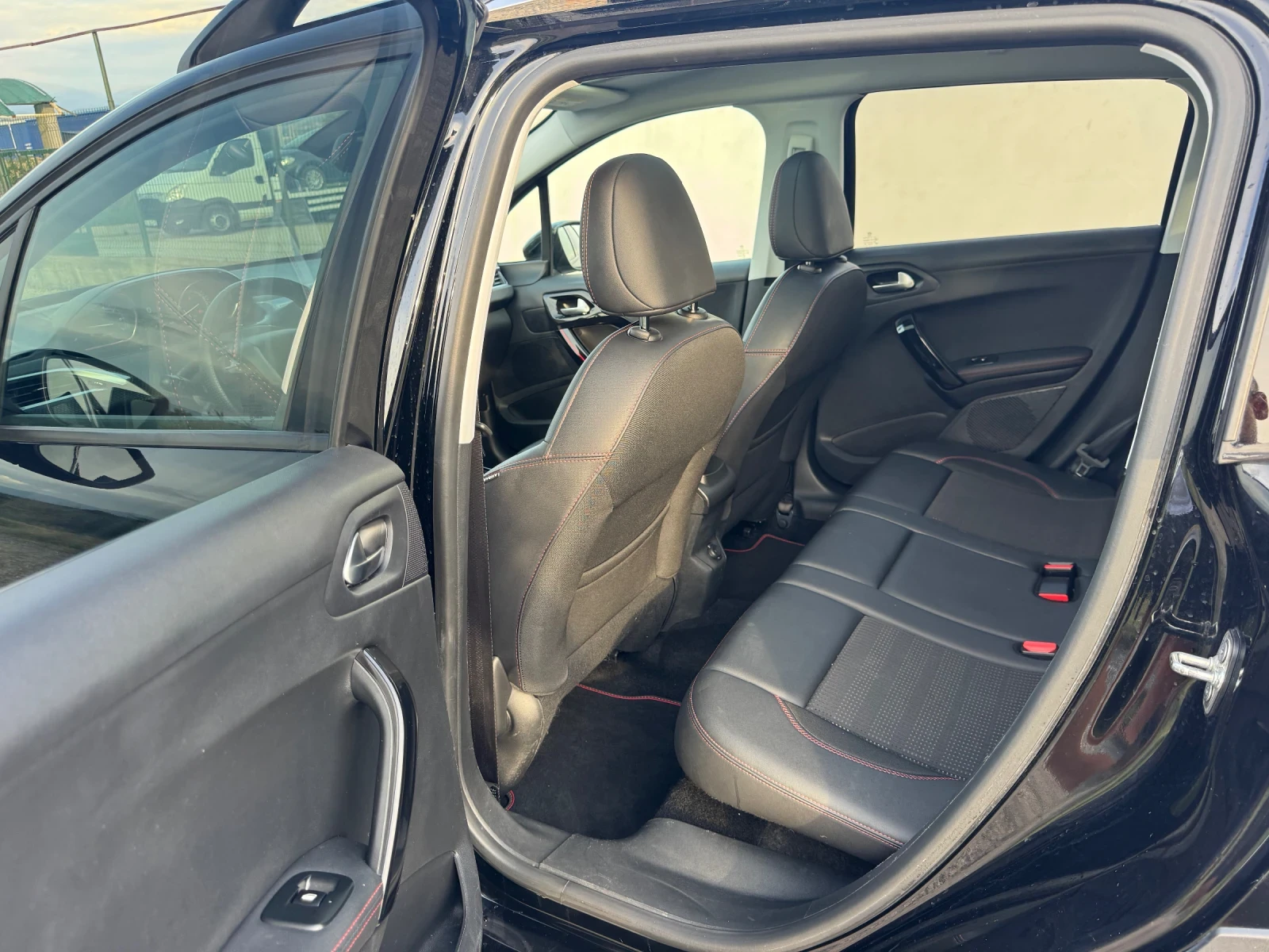 Peugeot 2008 1.2T * GT LINE* PANORAMA* SERVICE*  | Mobile.bg � ����������� 14