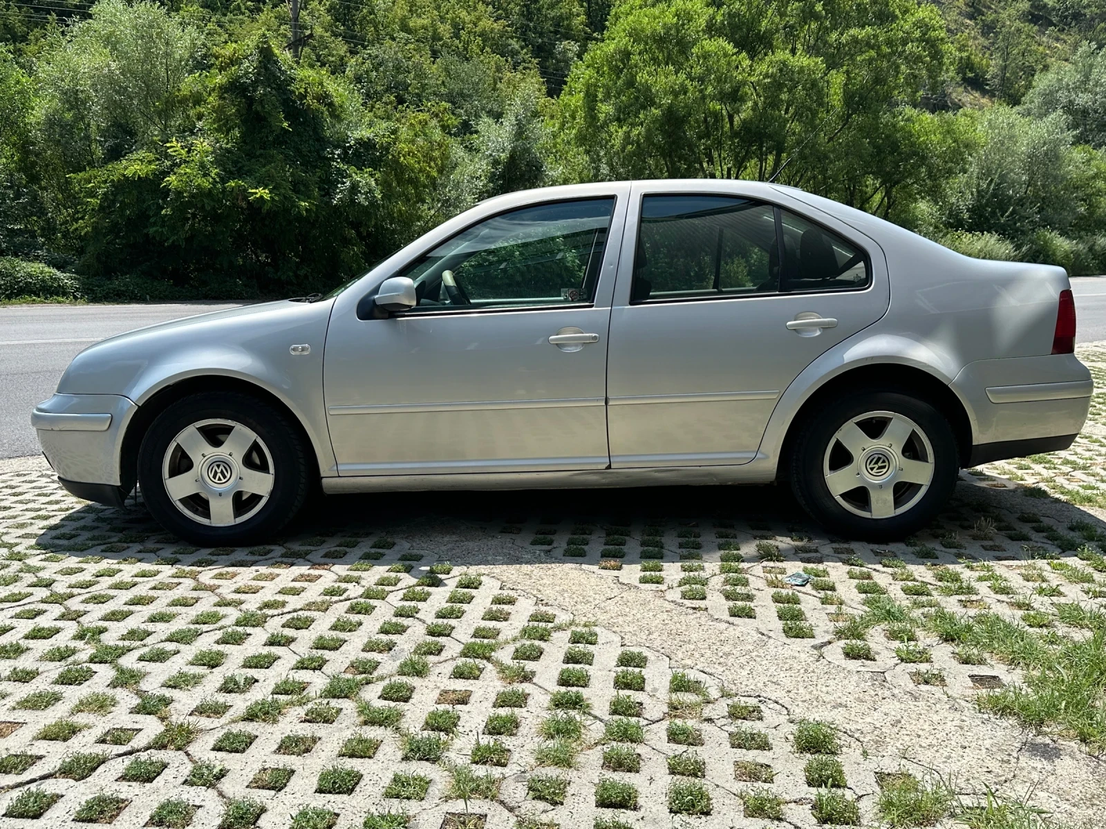 VW Bora 1.9 TDI, снимка 8 - Автомобили и джипове - 55332222