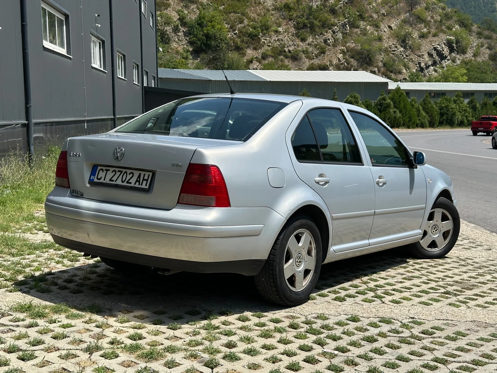 VW Bora 1.9 TDI, снимка 6 - Автомобили и джипове - 55332222
