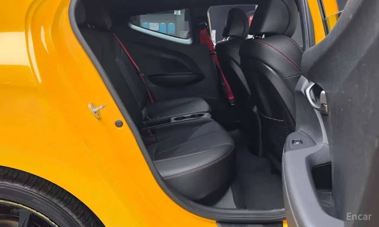 Hyundai Veloster  * 1.6 Turbo Sport * ОПЦИЯ ЗА ФИНАНСИРАНЕ, снимка 12 - Автомобили и джипове - 55564119