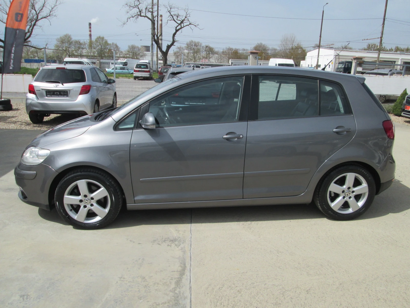 VW Golf Plus 2.0TDI-DSG-BMM-Кожа-Ксенон-Сервизна история!!!, снимка 7 - Автомобили и джипове - 55686762