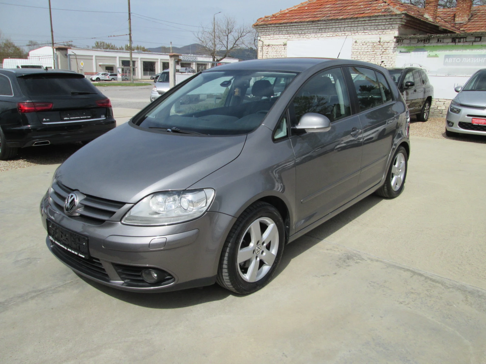 VW Golf Plus 2.0TDI-DSG-BMM-Кожа-Ксенон-Сервизна история!!!, снимка 8 - Автомобили и джипове - 55686762
