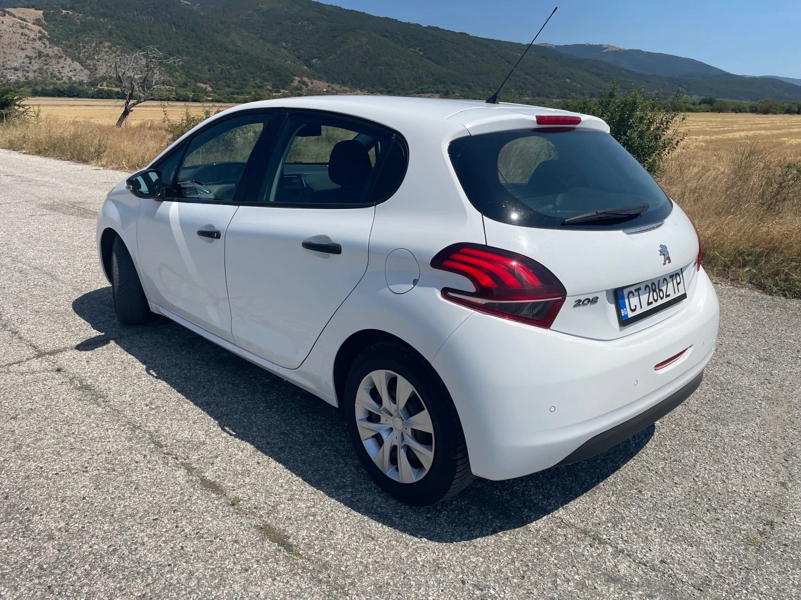 Peugeot 208 1.6 HDI 100 кс. Facelift , снимка 7 - Автомобили и джипове - 55705862