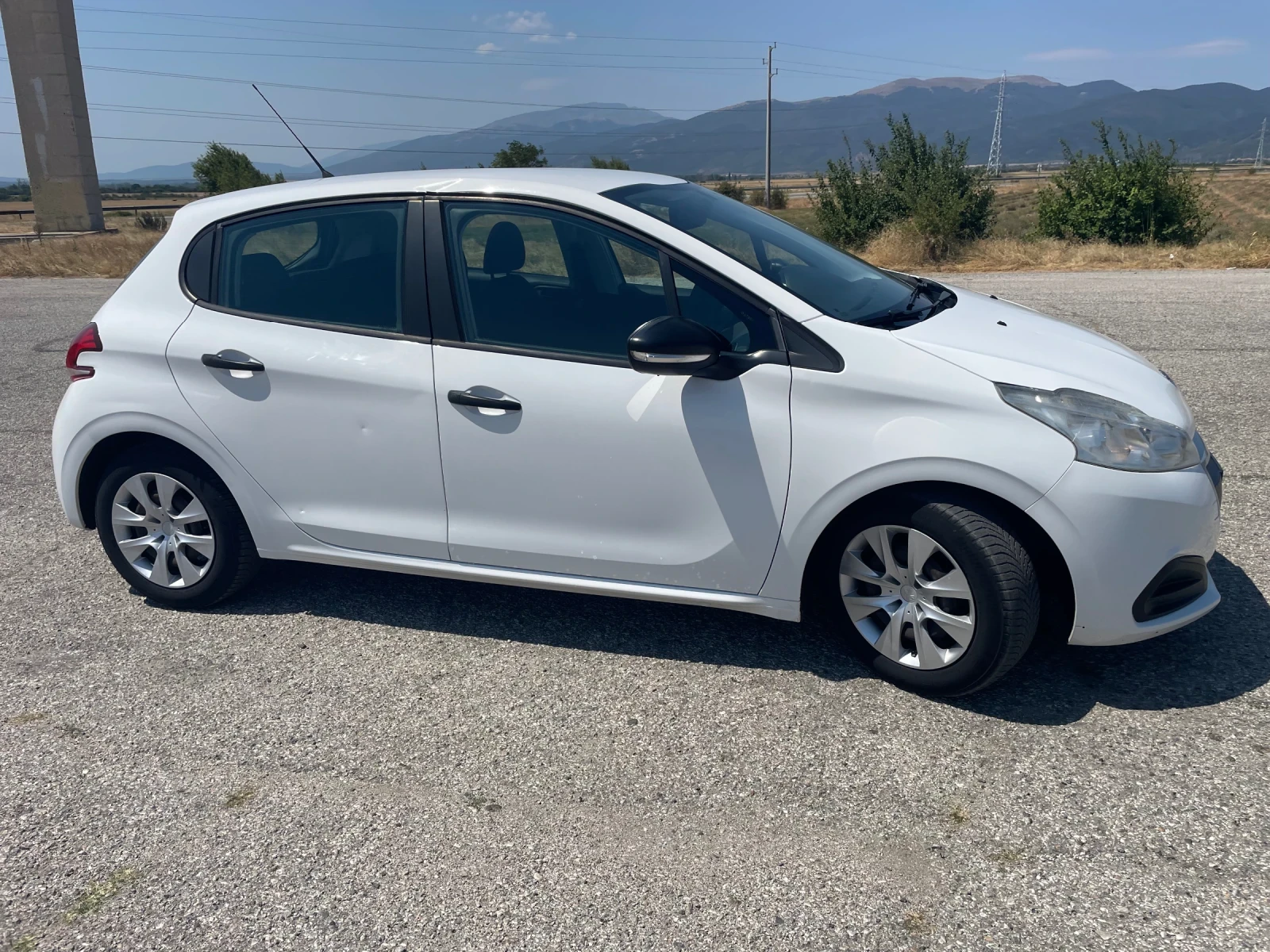 Peugeot 208 1.6 HDI 100 кс. Facelift , снимка 4 - Автомобили и джипове - 55705862