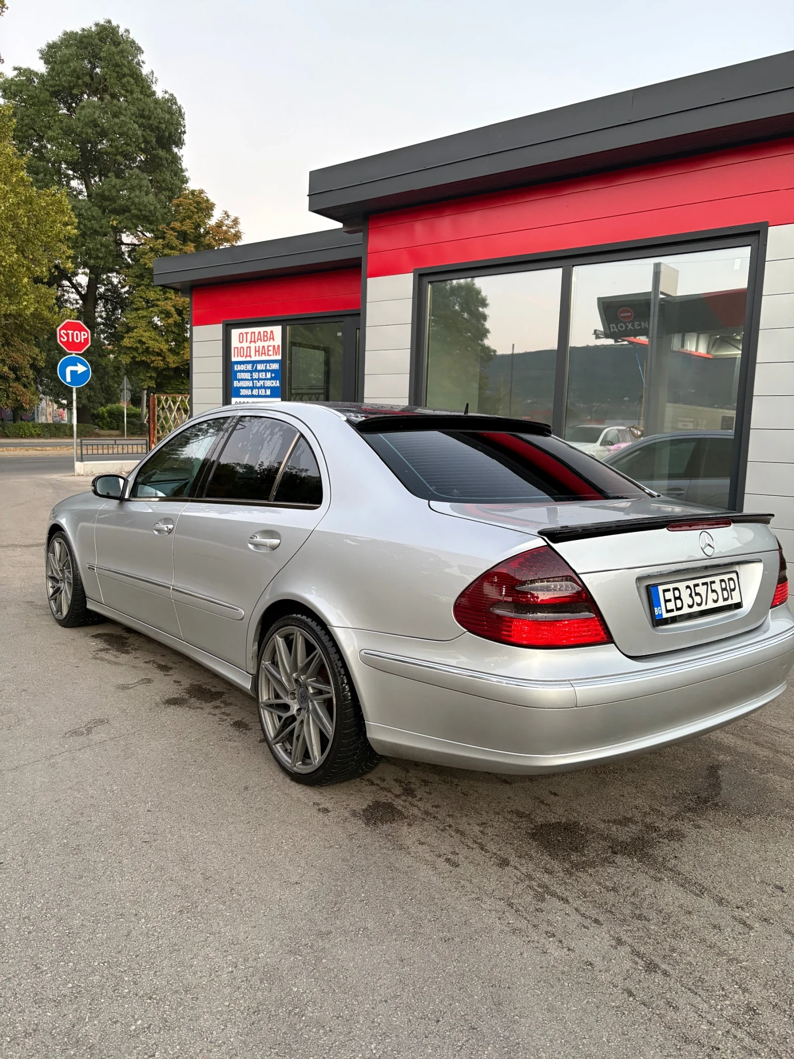 Mercedes-Benz E 320 3.2