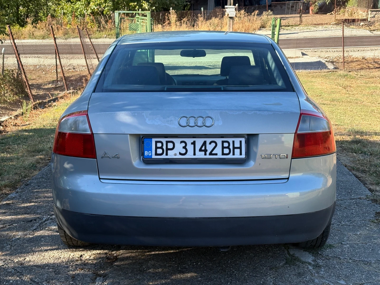 Audi A4 1.9 TDI, снимка 4 - Автомобили и джипове - 55964161