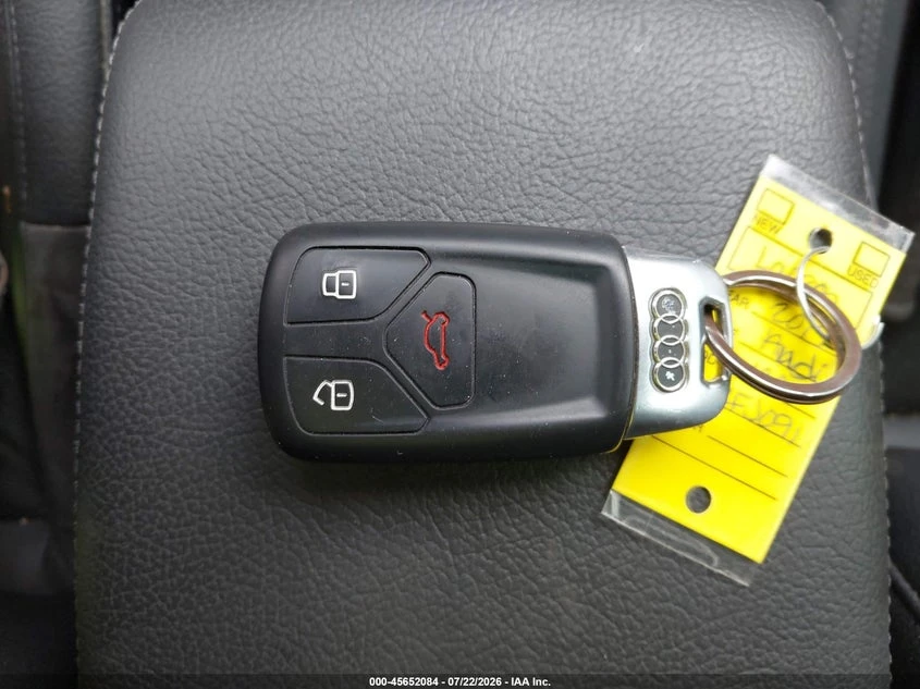 Audi A4 2.0l Premium Plus, снимка 11 - Автомобили и джипове - 56042784