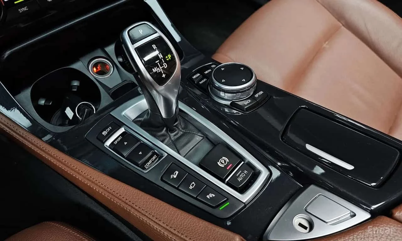 BMW 530 d xDrive M Aero Dynamic * ФИНАНСИРАНЕ, снимка 9 - Автомобили и джипове - 56259497