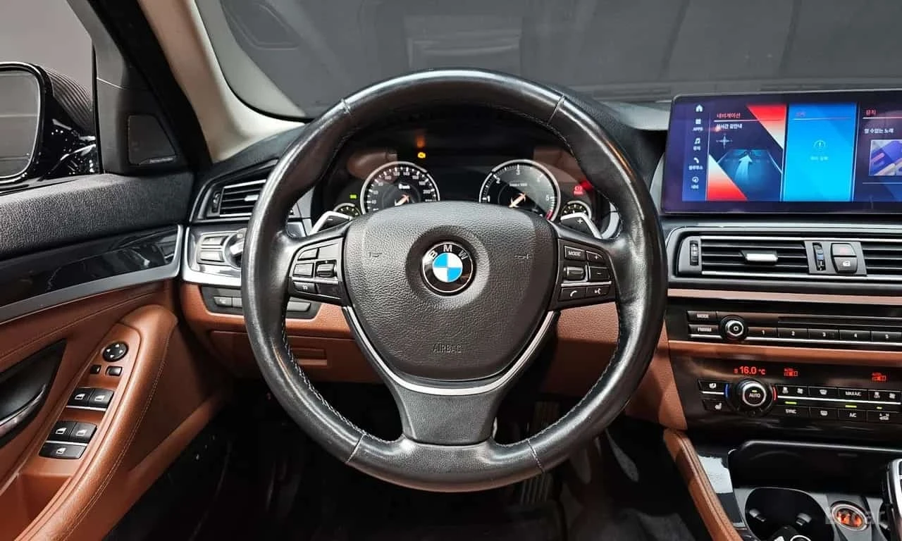 BMW 530 d xDrive M Aero Dynamic * ФИНАНСИРАНЕ, снимка 13 - Автомобили и джипове - 56259497