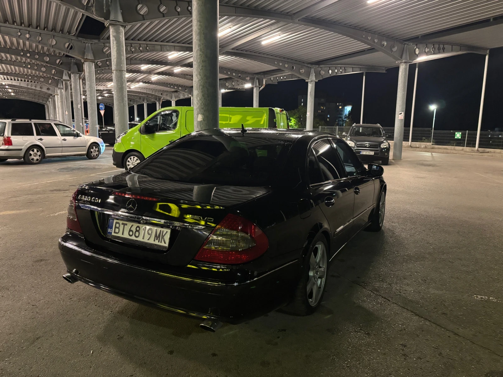 Mercedes-Benz E 320, снимка 13 - Автомобили и джипове - 56338598