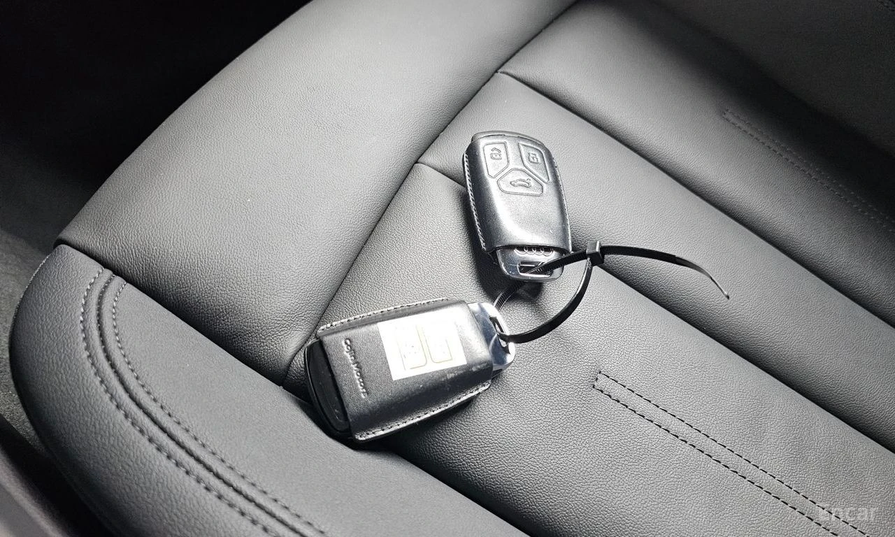 Audi A4 40 TFSI, снимка 15 - Автомобили и джипове - 56549200
