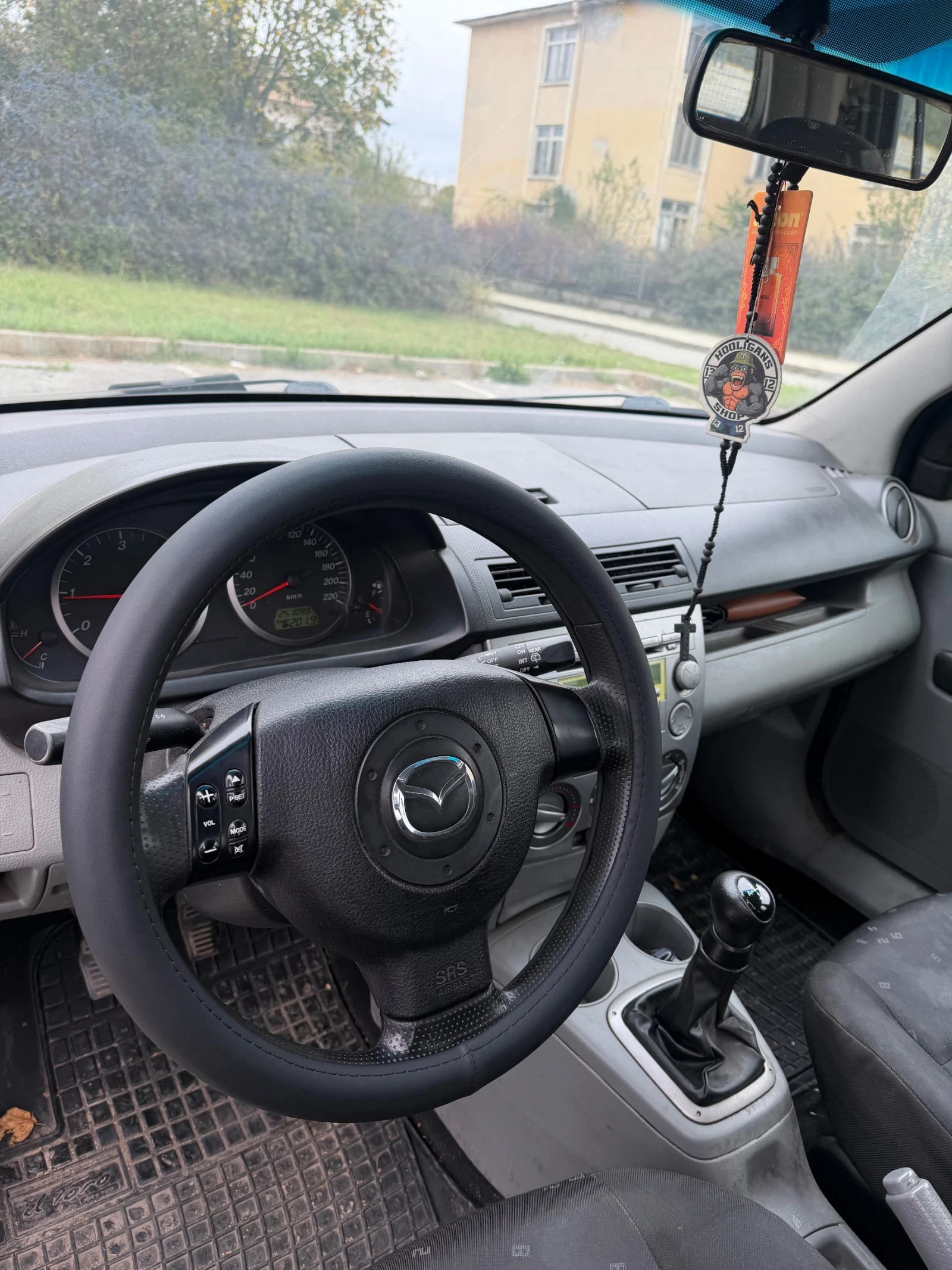 Mazda 2, снимка 9 - Автомобили и джипове - 56679539