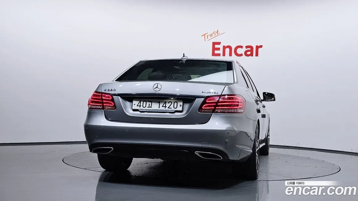 Mercedes-Benz E 250, снимка 2 - Автомобили и джипове - 56713168