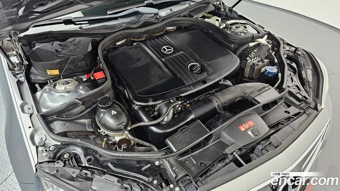 Mercedes-Benz E 250, снимка 16 - Автомобили и джипове - 56713168