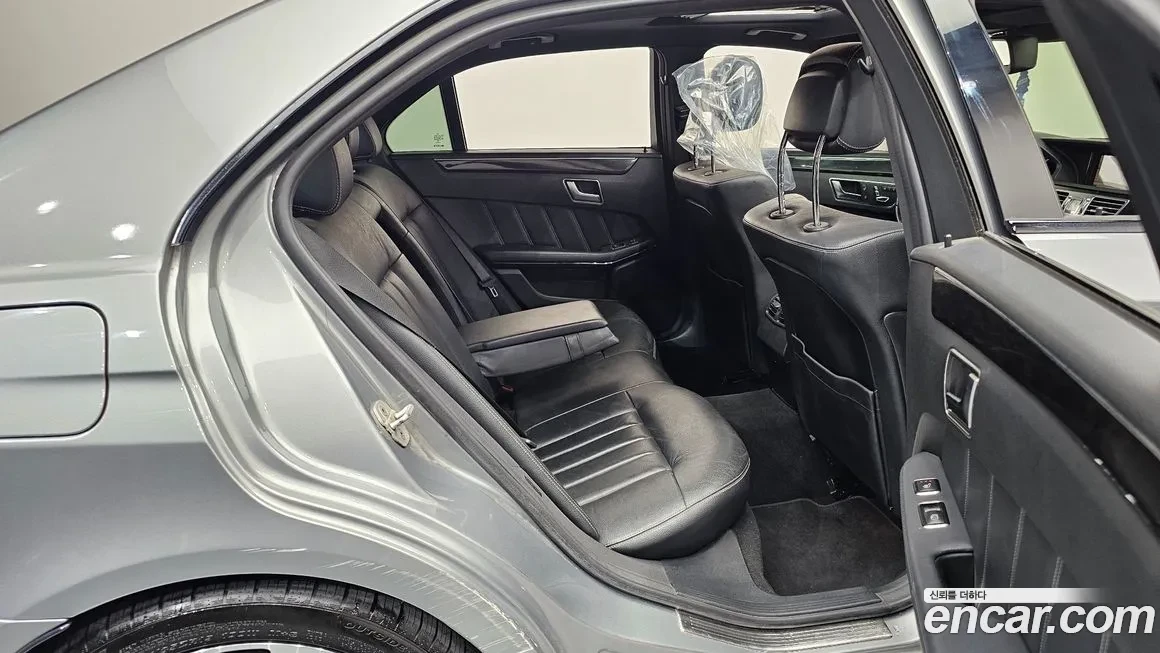 Mercedes-Benz E 250, снимка 10 - Автомобили и джипове - 56713168