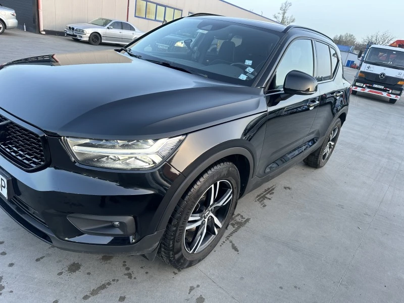 Volvo XC40, снимка 3 - Автомобили и джипове - 47734879