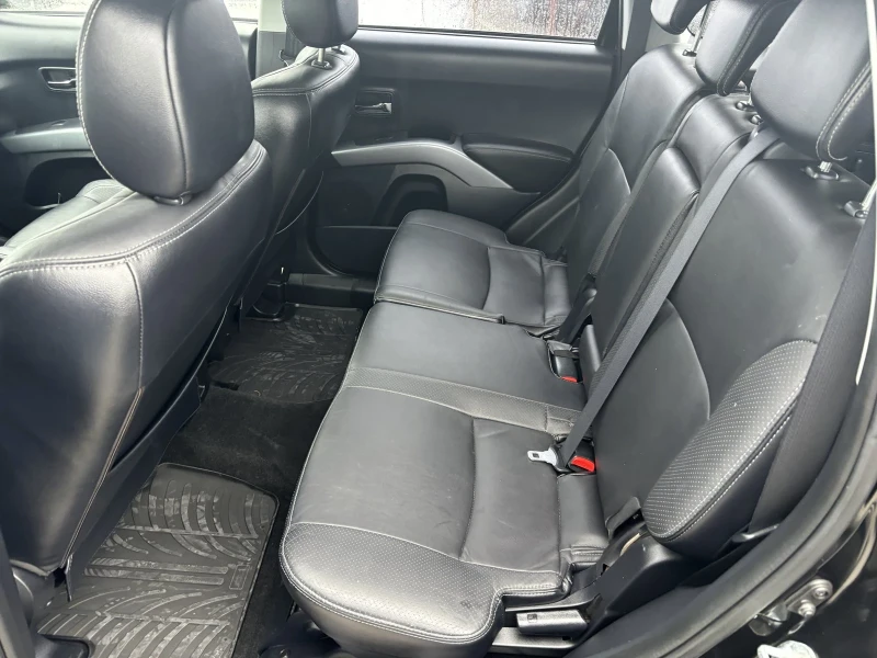 Mitsubishi Outlander 2.4 avtomat, снимка 7 - Автомобили и джипове - 48777560