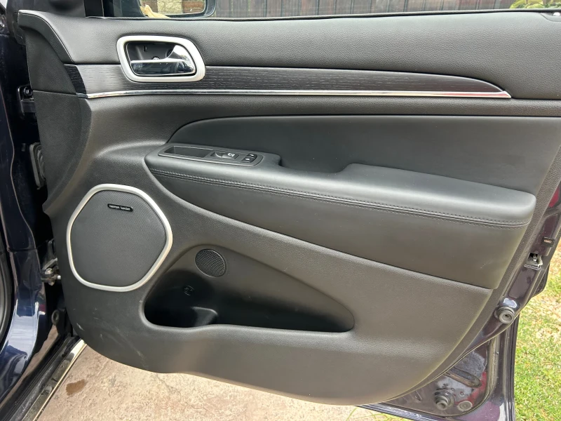 Jeep Grand cherokee БРОНИРАН* В7* 5.7 HEMI* SUMMIT* SINCE 1941* * * * , снимка 11 - Автомобили и джипове - 50990166