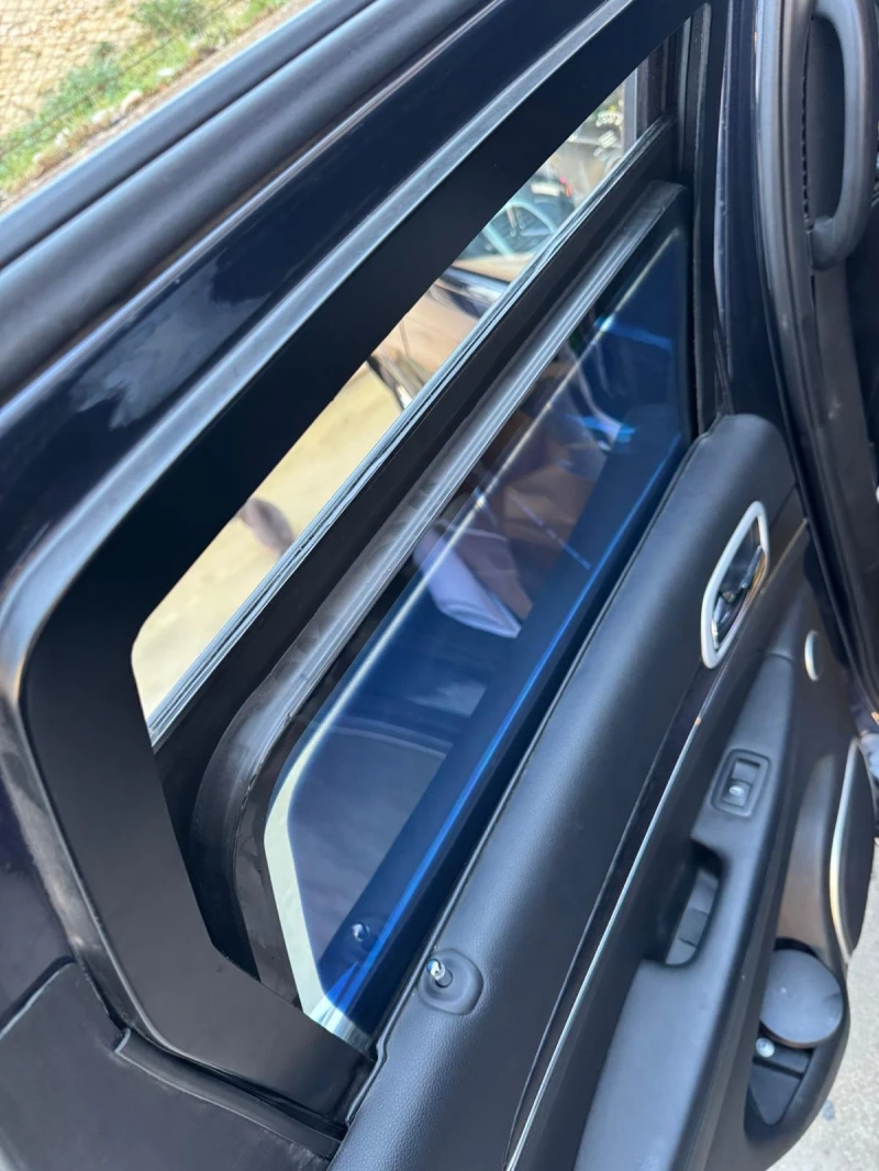 Jeep Grand cherokee БРОНИРАН* В7* 5.7 HEMI* SUMMIT* SINCE 1941* * * * , снимка 14 - Автомобили и джипове - 50990166