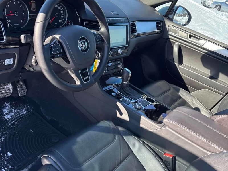 VW Touareg 4dr TDI  CARFAX, снимка 5 - Автомобили и джипове - 53414529