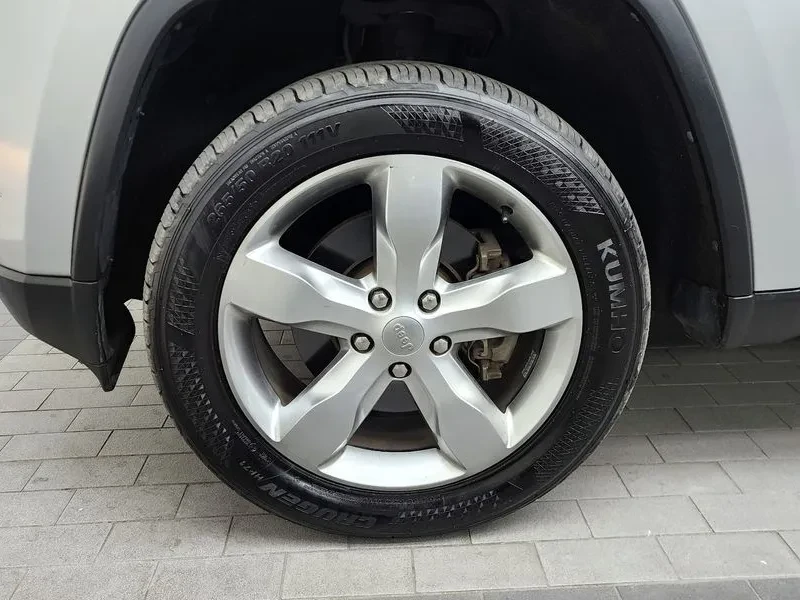 Jeep Cherokee 3.0 Diesel Overland Wk2, снимка 5 - Автомобили и джипове - 53945301